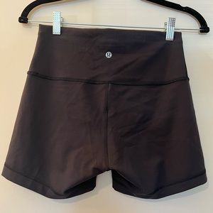Lululemon Wunder Train shorts high rise 4 inch size 8